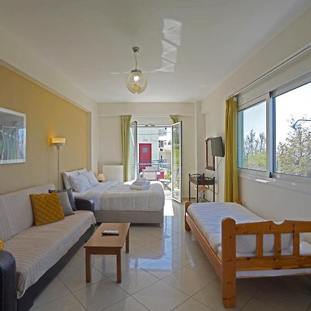 Semiramis Suites With Pool Каламата Экстерьер фото