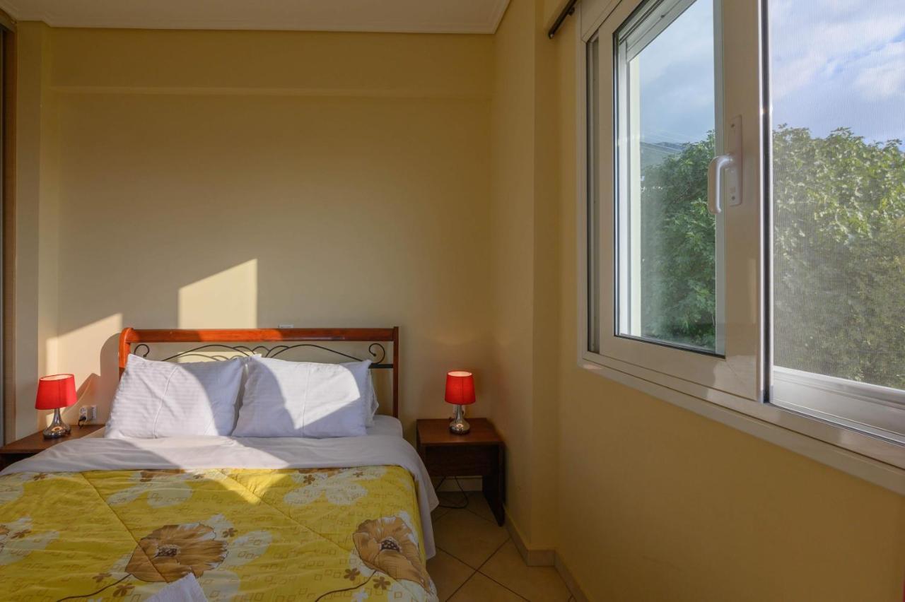 Semiramis Suites With Pool Каламата Экстерьер фото