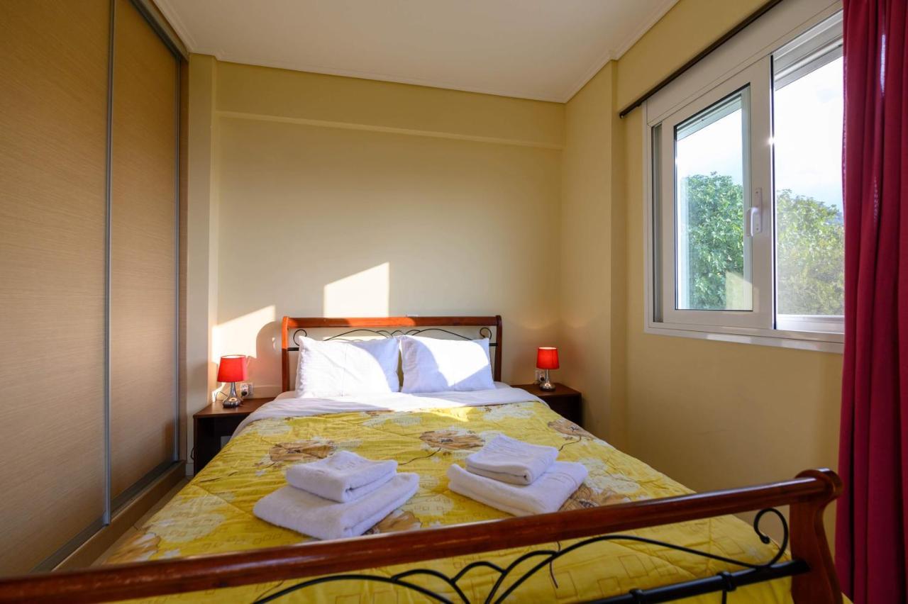 Semiramis Suites With Pool Каламата Экстерьер фото
