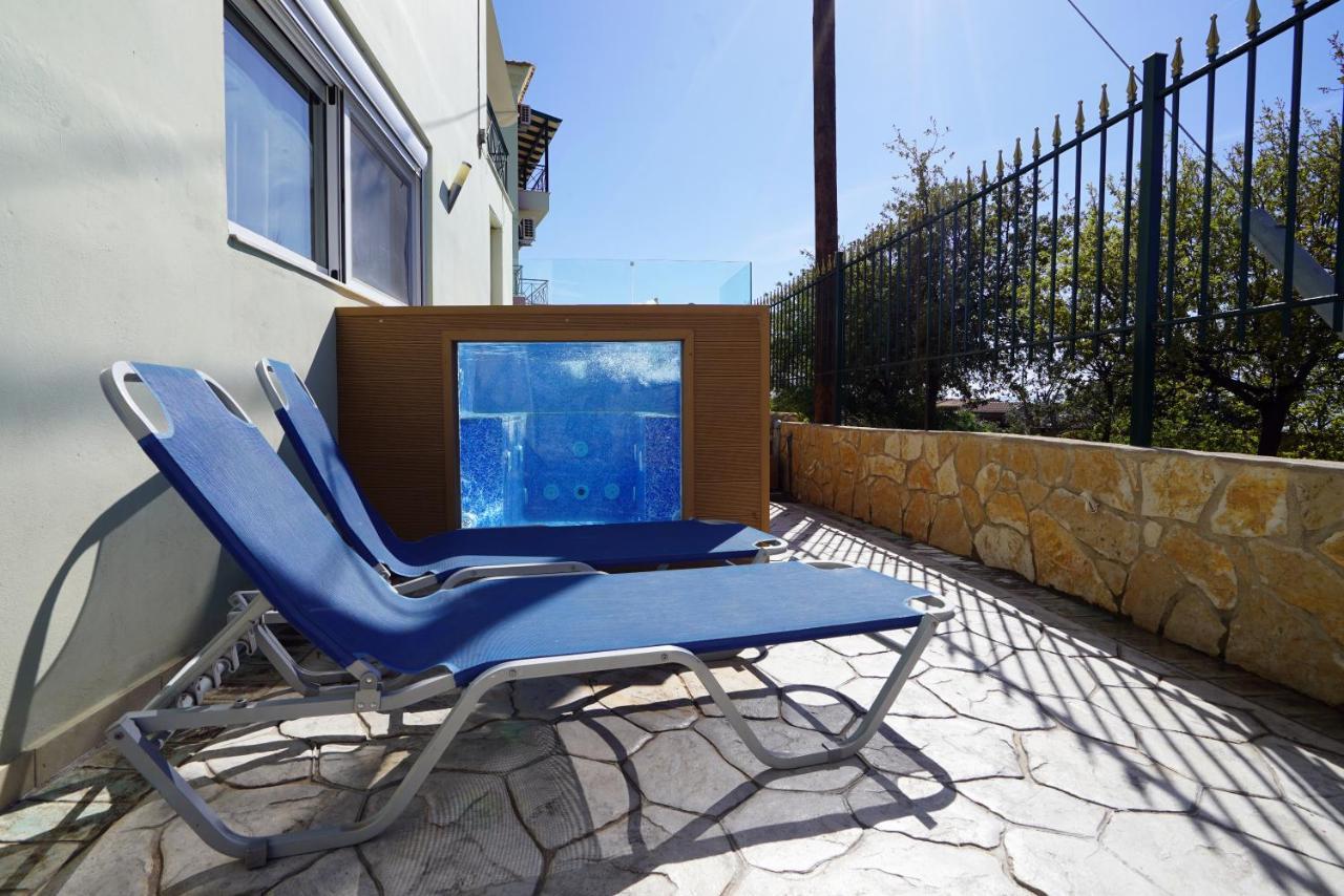 Semiramis Suites With Pool Каламата Экстерьер фото