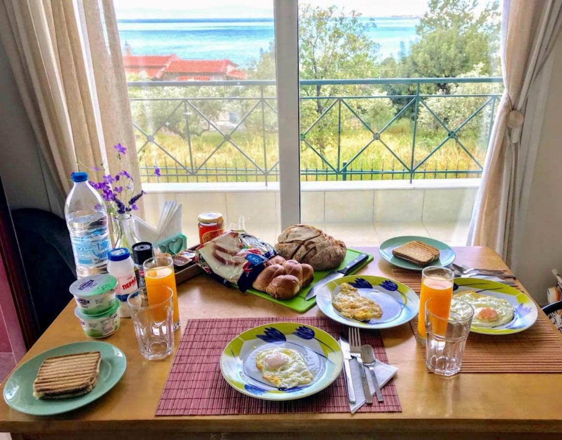 Semiramis Suites With Pool Каламата Экстерьер фото